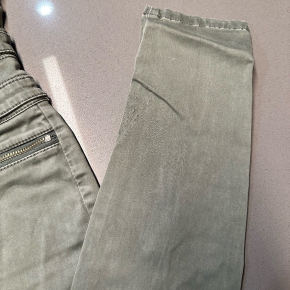 bebe olive green denim jumpsuit sleveless front zipper - Picture 9 of 17